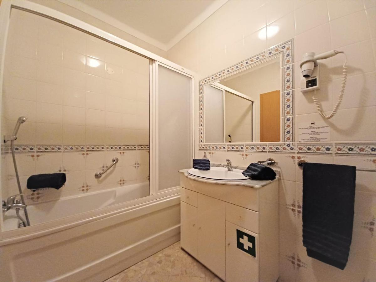 Oasis Beach Apartment Портиман Экстерьер фото